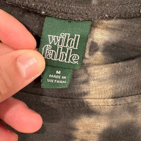 Wild fable tie dye butterfly crop tee size medium - Picture 4 of 4